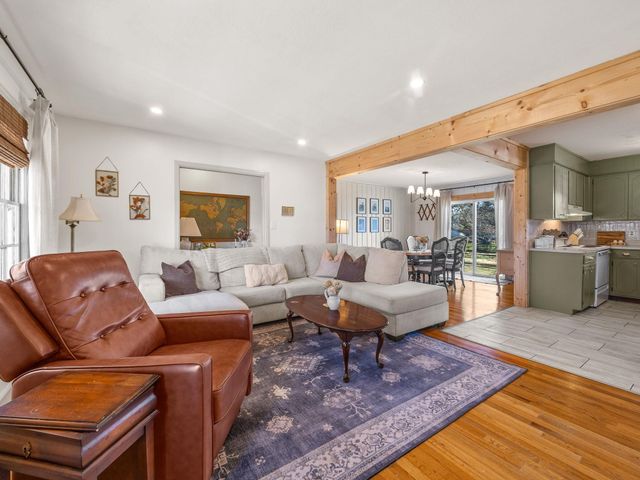 3998 Dale Ct, Boiling Springs, SC 29316