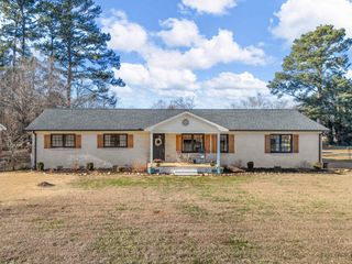 3998 Dale Ct, Boiling Springs, SC 29316