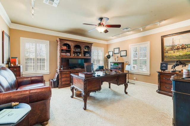 854 S Church, Paris, TX 75460