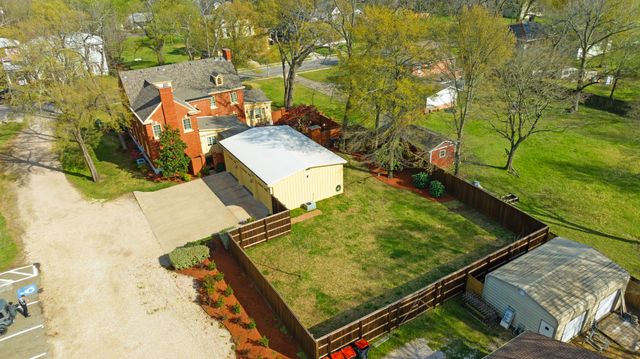 854 S Church, Paris, TX 75460