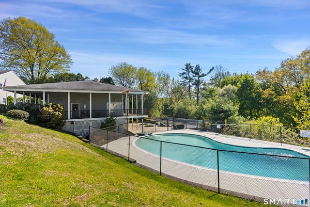 93 Park Avenue 1703, Danbury, CT 06810