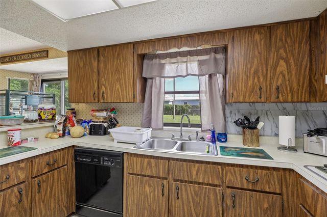 1109 W C 48, Bushnell, FL 33513