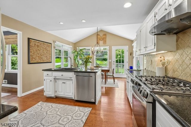 57 Ambar Pl, Bernardsville Boro, NJ 07924