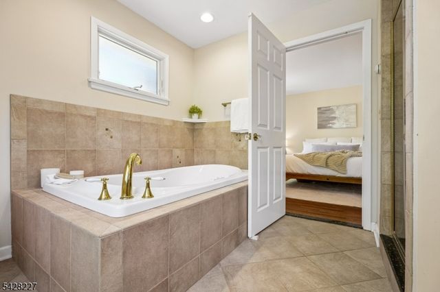 57 Ambar Pl, Bernardsville Boro, NJ 07924