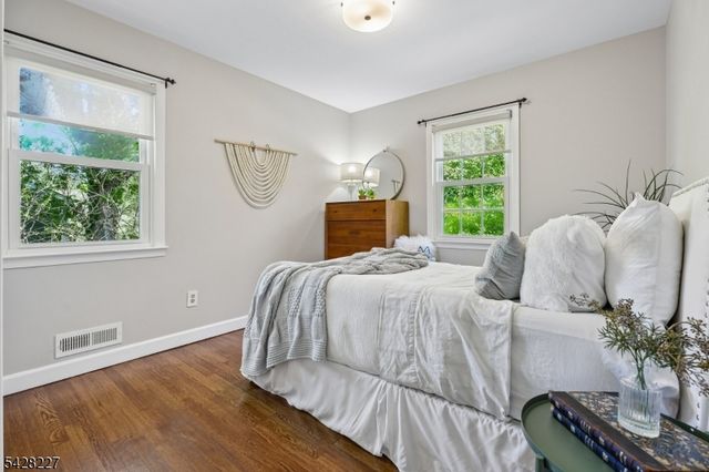 57 Ambar Pl, Bernardsville Boro, NJ 07924