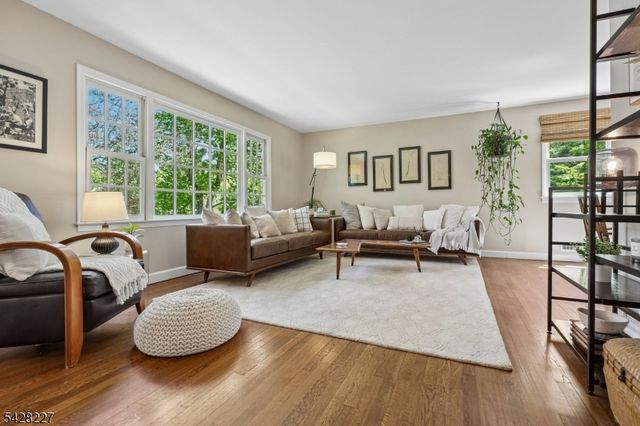 57 Ambar Pl, Bernardsville Boro, NJ 07924