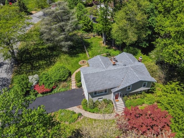 57 Ambar Pl, Bernardsville Boro, NJ 07924