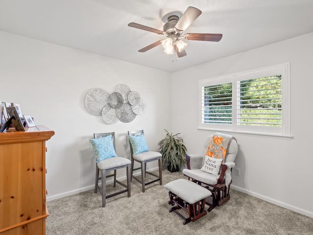 1061 N Armstrong Avenue, Clovis, CA 93611