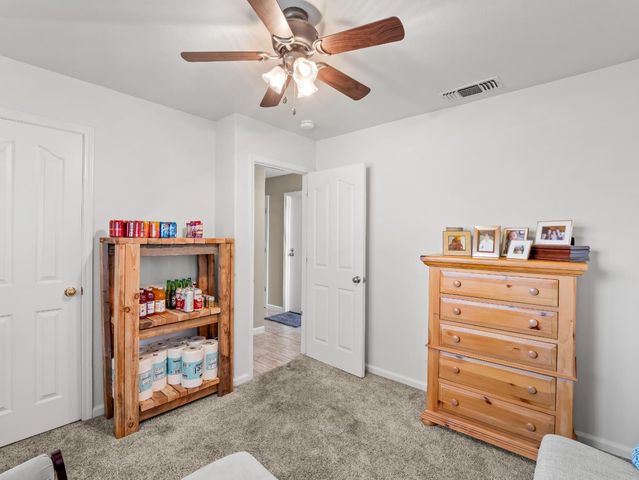 1061 N Armstrong Avenue, Clovis, CA 93611