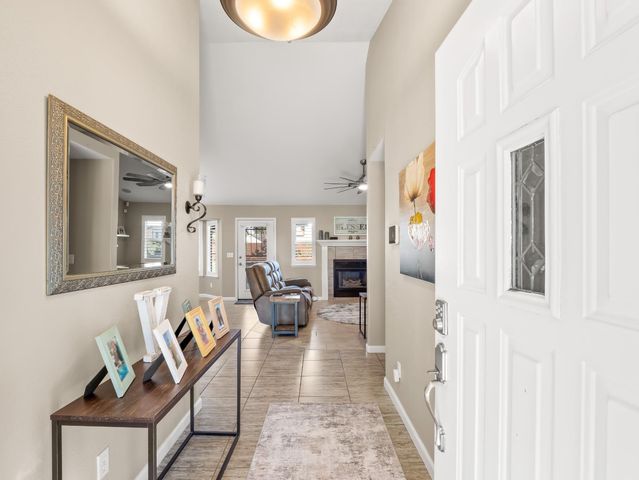 1061 N Armstrong Avenue, Clovis, CA 93611