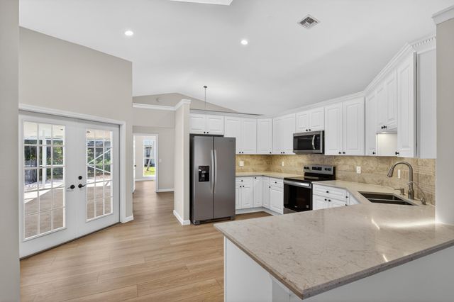 916 Meadow Avenue, Wellington, FL 33414