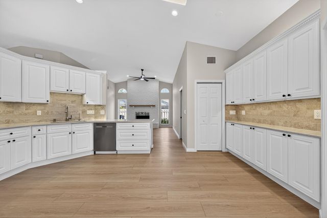 916 Meadow Avenue, Wellington, FL 33414