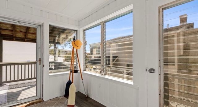 150 Bass Point Rd 2, Nahant, MA 01908