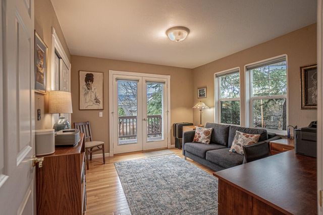 472 Scenic Drive, Ashland, OR 97520
