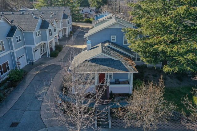 472 Scenic Drive, Ashland, OR 97520
