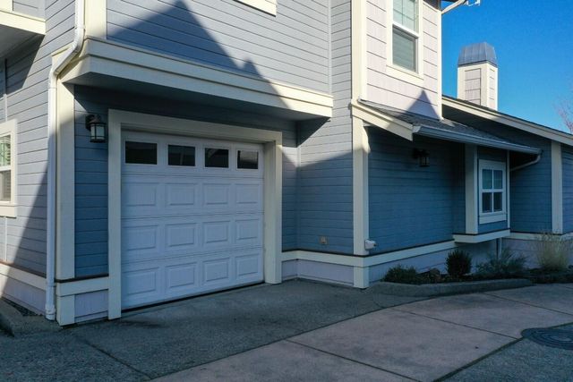 472 Scenic Drive, Ashland, OR 97520