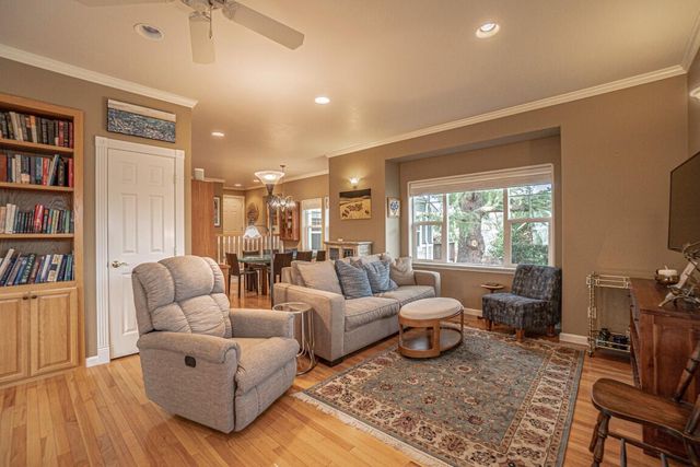 472 Scenic Drive, Ashland, OR 97520