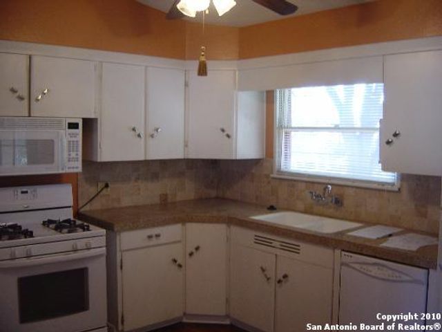 454 Sharon Dr, San Antonio, TX 78216