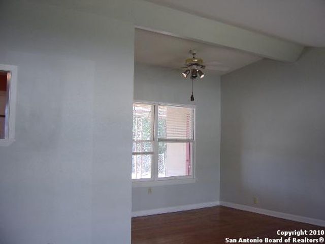 454 Sharon Dr, San Antonio, TX 78216