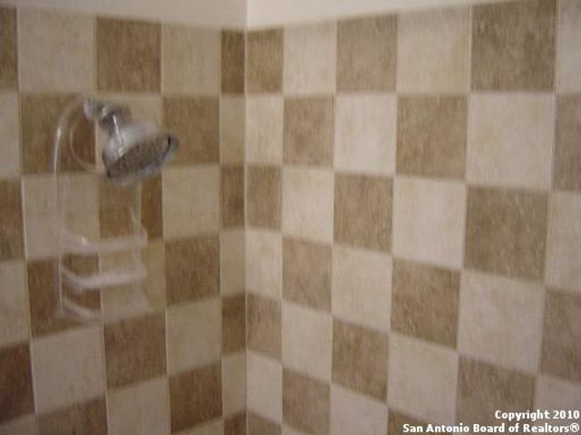 454 Sharon Dr, San Antonio, TX 78216