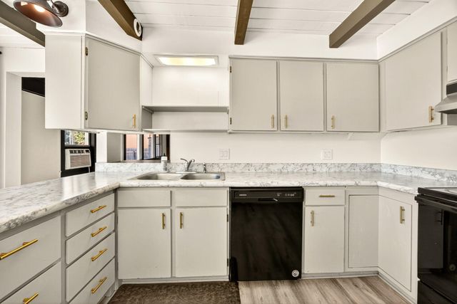 34 Scenic Drive, Ashland, OR 97520