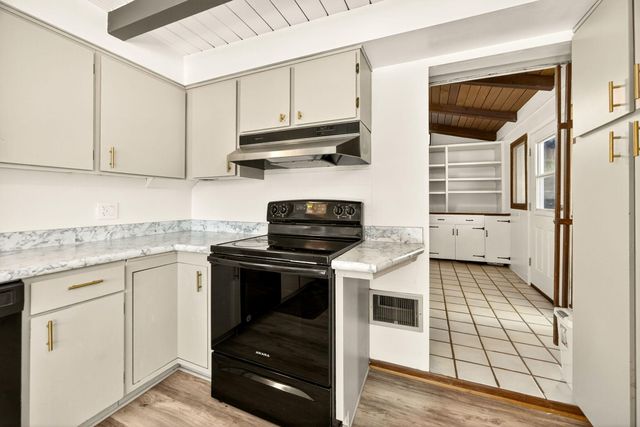 34 Scenic Drive, Ashland, OR 97520