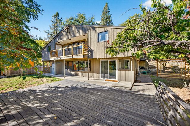 34 Scenic Drive, Ashland, OR 97520