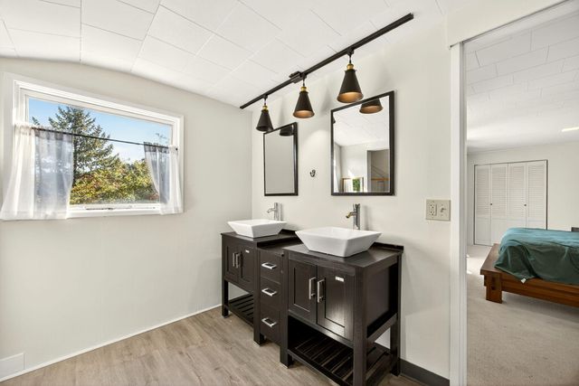34 Scenic Drive, Ashland, OR 97520