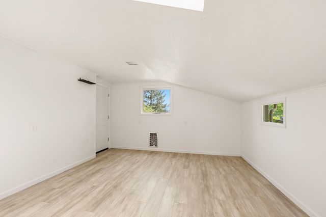 34 Scenic Drive, Ashland, OR 97520