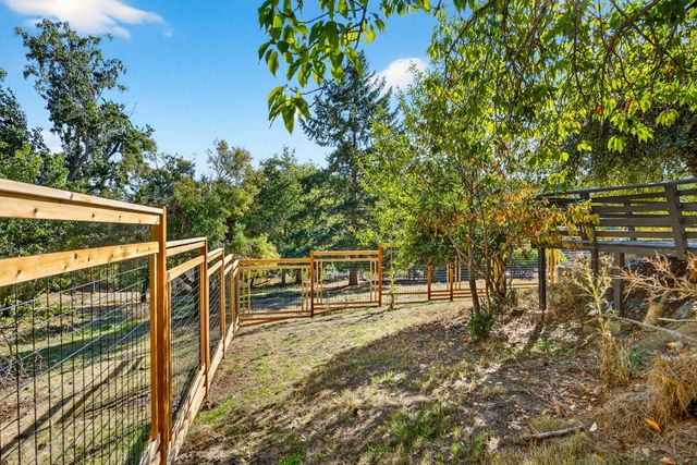 34 Scenic Drive, Ashland, OR 97520