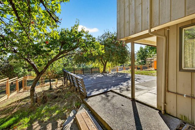 34 Scenic Drive, Ashland, OR 97520