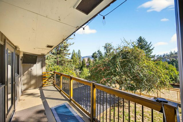 34 Scenic Drive, Ashland, OR 97520