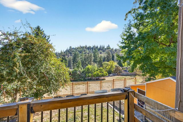34 Scenic Drive, Ashland, OR 97520