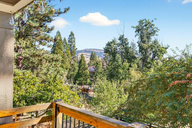 34 Scenic Drive, Ashland, OR 97520