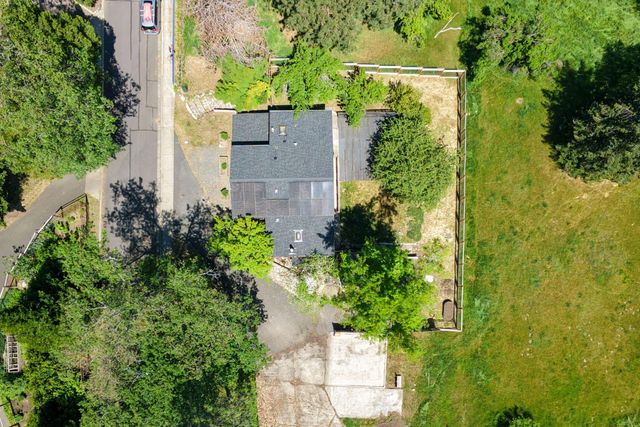 34 Scenic Drive, Ashland, OR 97520