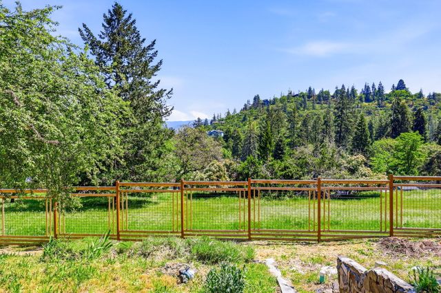 34 Scenic Drive, Ashland, OR 97520