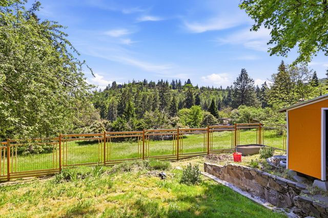 34 Scenic Drive, Ashland, OR 97520