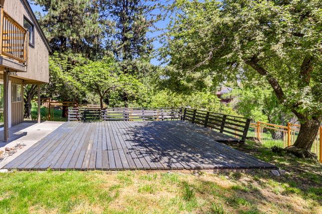 34 Scenic Drive, Ashland, OR 97520
