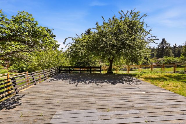 34 Scenic Drive, Ashland, OR 97520