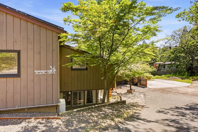 34 Scenic Drive, Ashland, OR 97520