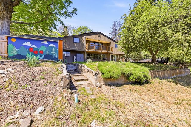 34 Scenic Drive, Ashland, OR 97520