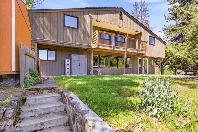 34 Scenic Drive, Ashland, OR 97520
