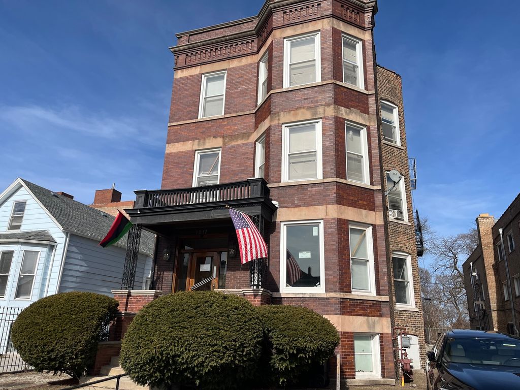 7817 S South Shore Drive 1, Chicago, IL 60649