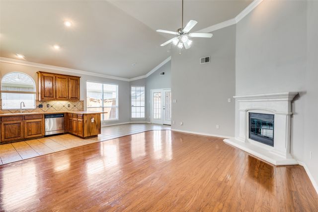 3208 Serpis, Grand Prairie, TX 75054