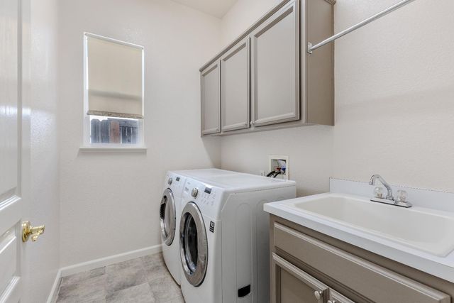 4108 Tahoe Vista Dr, Rocklin, CA 95765