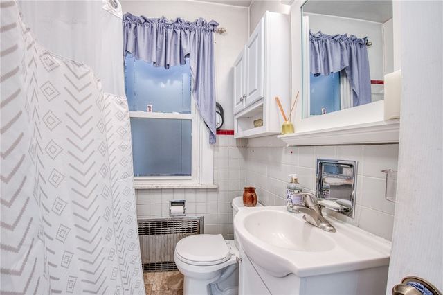 3931 Hoosac St, Greenfield, PA 15207