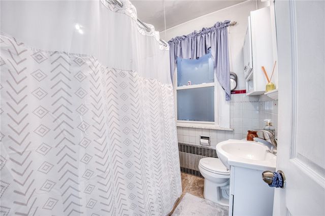 3931 Hoosac St, Greenfield, PA 15207