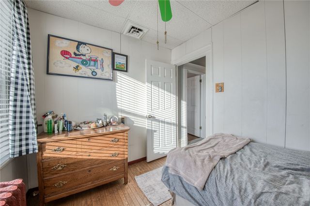 3931 Hoosac St, Greenfield, PA 15207