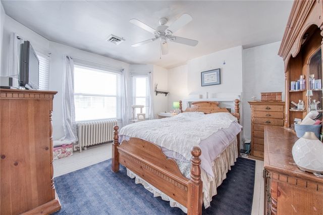 3931 Hoosac St, Greenfield, PA 15207