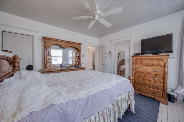 3931 Hoosac St, Greenfield, PA 15207